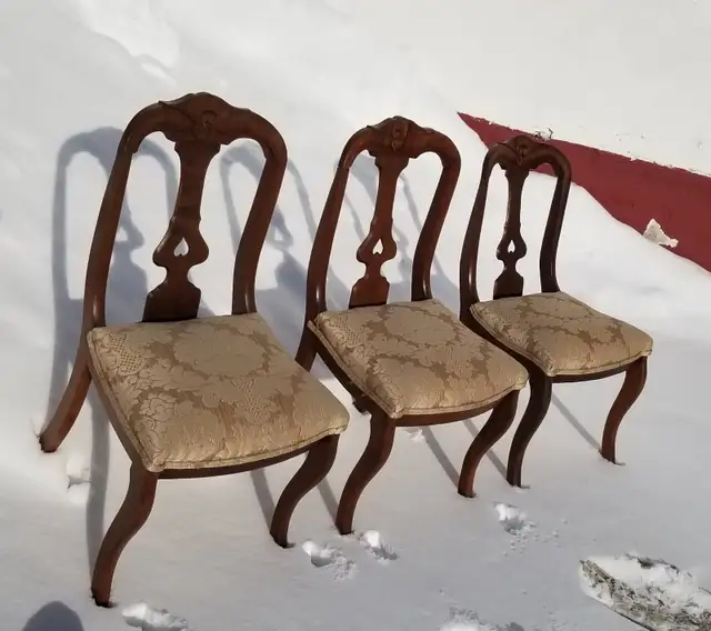 Trio Victorian walnut dining chairs spring seats new upholstery in Chairs & Recliners in Ottawa - Image 5