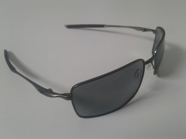 Oakley Square Wire  Polarized Sunglasses in Jewellery & Watches in Oakville / Halton Region - Image 3