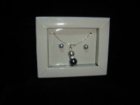 Boxed set matching necklace & earrings