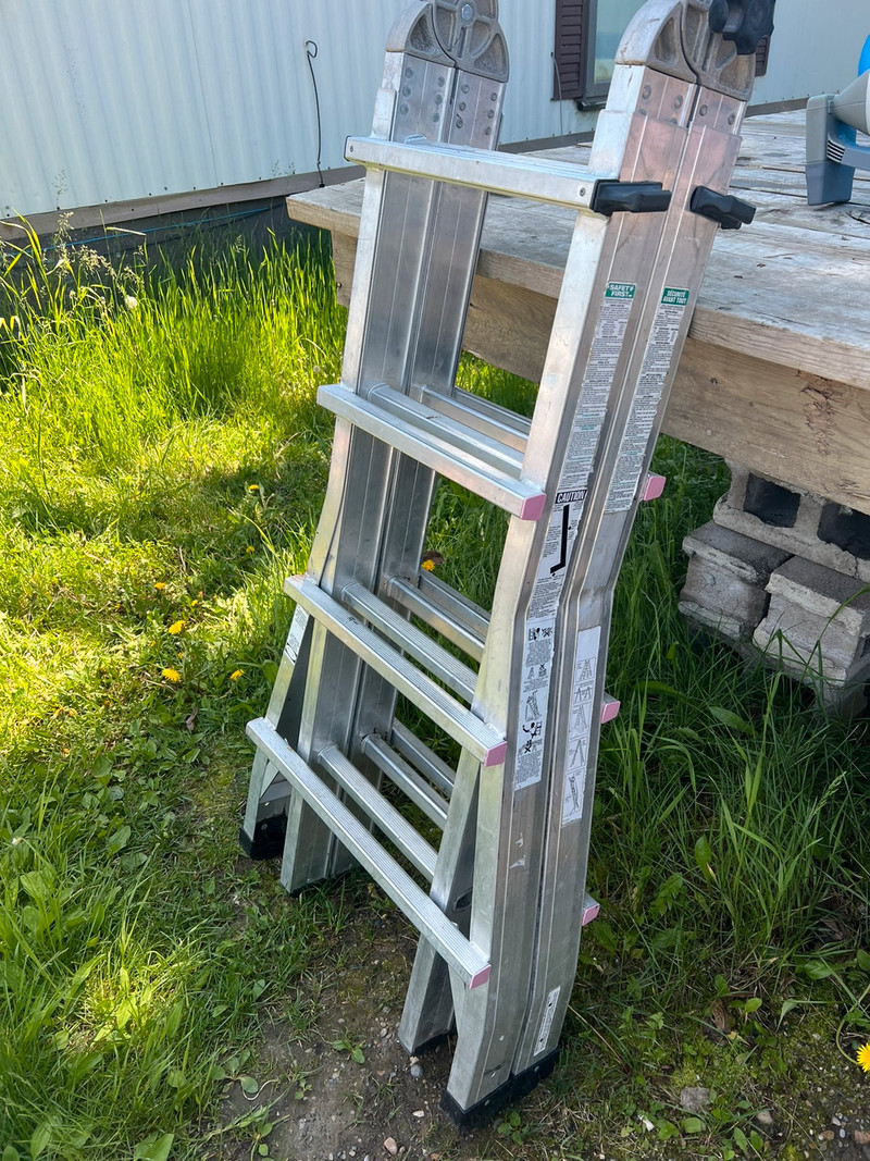 Jaws ladder | Ladders & Scaffolding | Red Deer | Kijiji