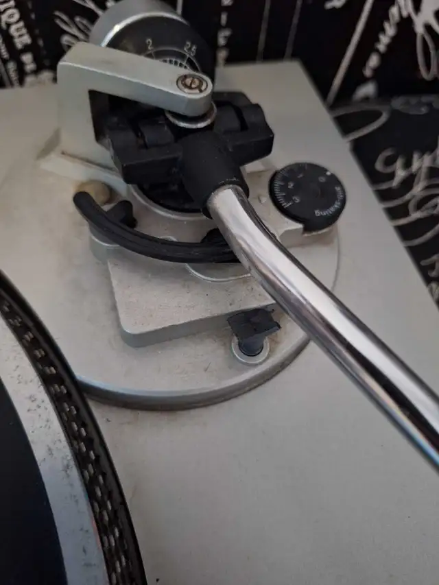 Technics SL-D202 Direct Drive Turntable For Parts Or Repair in General Electronics in Mississauga / Peel Region - Image 5