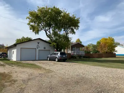 Modular Home!! Location: Lot 1 1 & 12 Blk1, Halbrite, SK.. corner double lot fully fenced. Intersect...