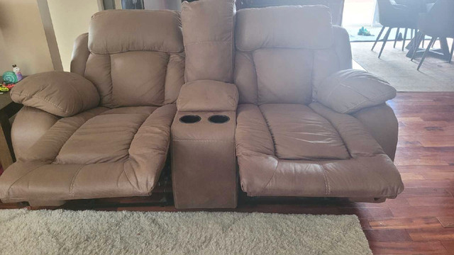 Manual reclining sofa and power reclining loveseat. in Couches & Futons in Cape Breton - Image 4
