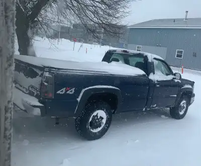 04 Silverado 4.3 auto 4x4 Absolutely mint condition, a real head turner. Only 100k , tires have 9k o...