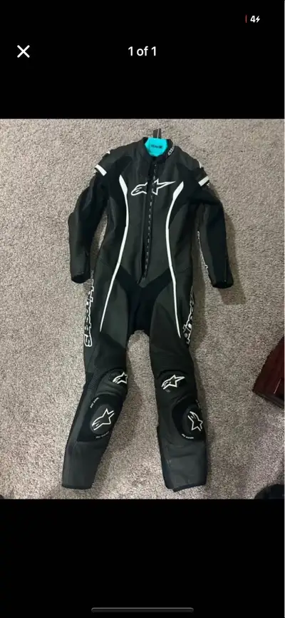 This Alpinestars Women’s Motorcycle Racing Suit is designed to offer superior protection and flexibi...
