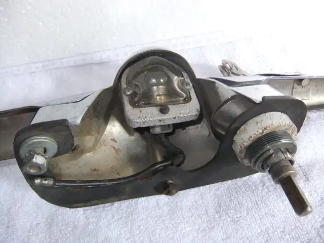 1949 ford flathead custom trunk handle assembly early takeoff in Auto Body Parts in Barrie - Image 4