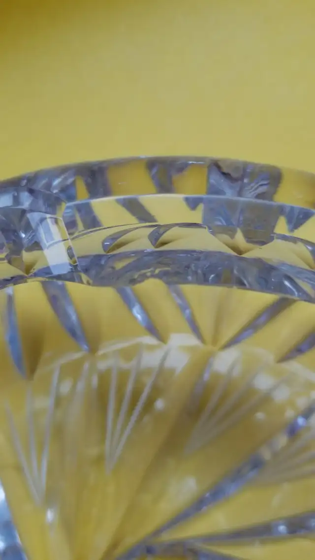 Vintage Large Crystal Ashtray in Home Décor & Accents in City of Montréal - Image 7
