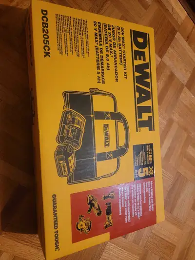 Dewalt 20v Max Starter Kit Brand New Sealed Box DCB205CK 5 AH XR Battery, Charger and Contractor Bag