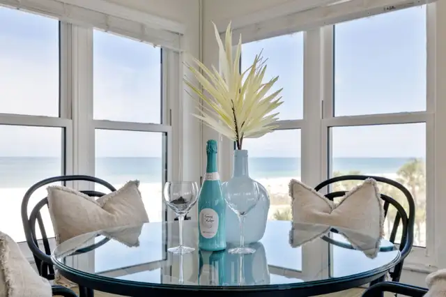 Florida gulf-front paradise in St Pete Beach in Florida in Canada - Image 2