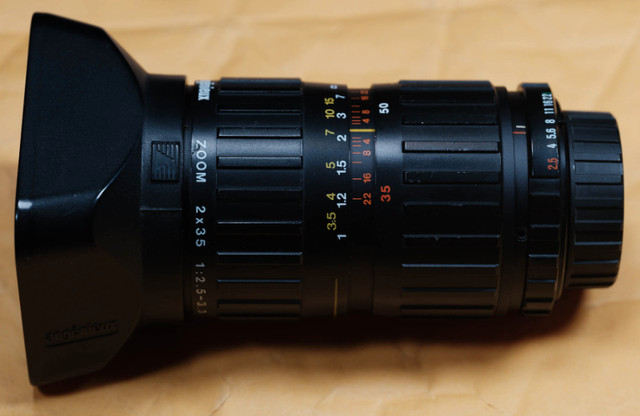 ANGENIEUX 35-70mm f.2.5 zoom lens Minolta MD mount in Cameras & Camcorders in Vancouver