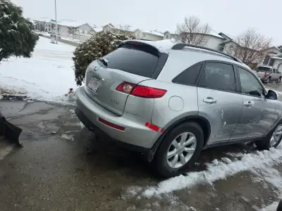 We are selling 2005 infiniti fx35 All power Sunroof Navigation Dvd player Runs and drives great Bran...