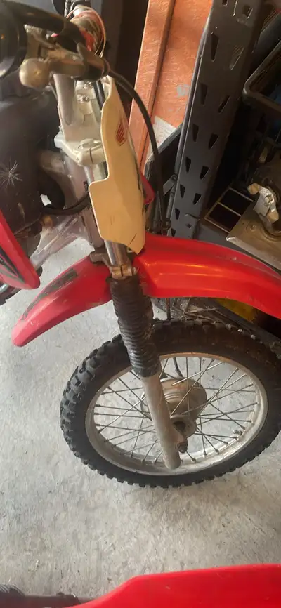 This pre-owned Honda CRF80F is a reliable and fun off-road motorcycle perfect for learning and trail...