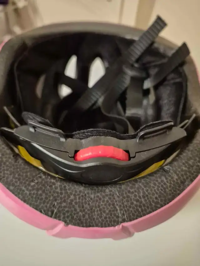 Bicycle Helmet For Kids in Kids in Laval / North Shore - Image 6