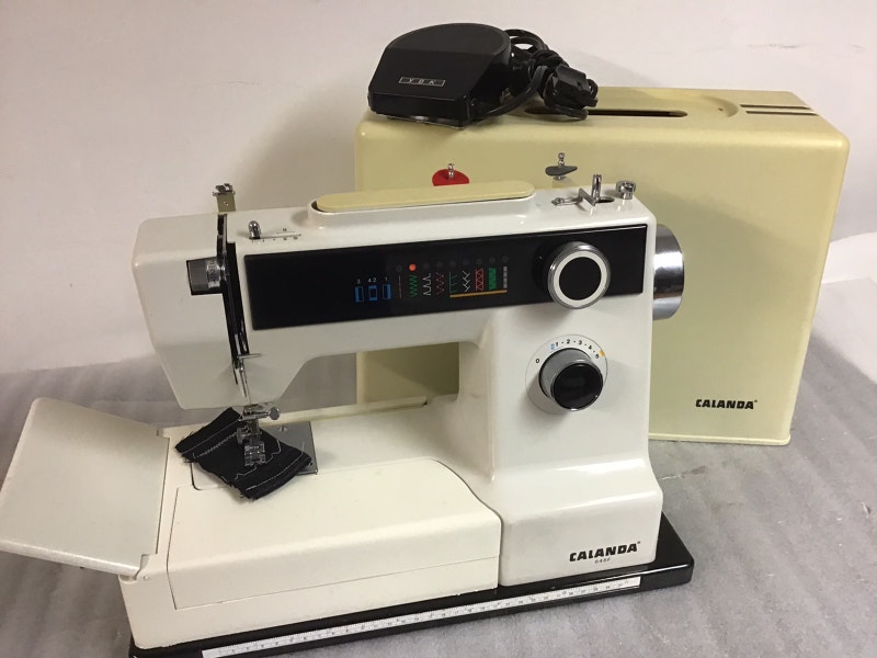 645F MODEL CALANDA PFAFF SEWING MACHINE PORTABLE Hobbies & Crafts