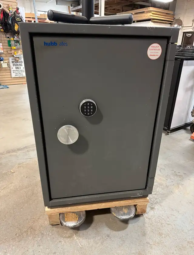Chubbs commercial Safe / vault  in Other Business & Industrial in City of Toronto - Image 2