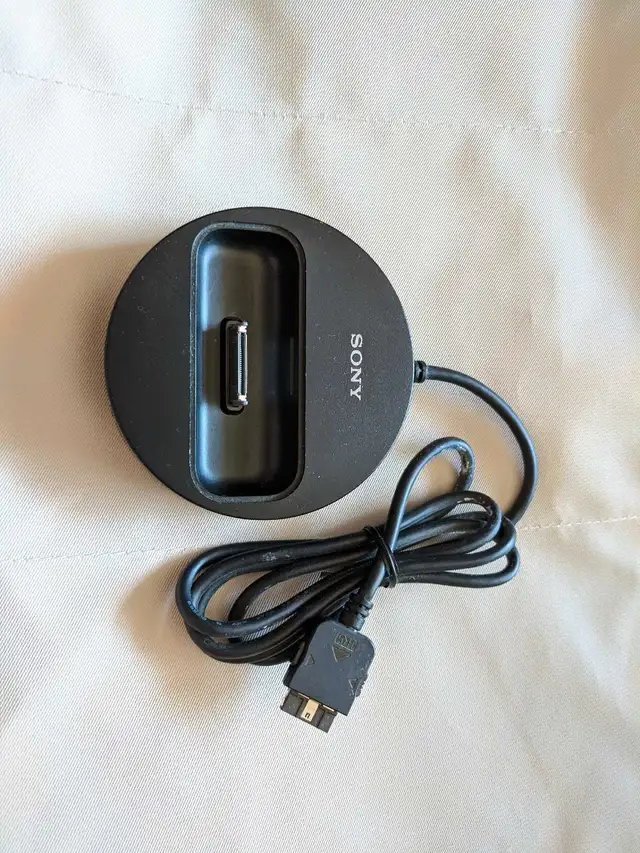 NEW Sony Digital Media Port Adapter Dock for iPod MP3 #TDM-iP10 in iPods & MP3s in Oshawa / Durham Region - Image 6