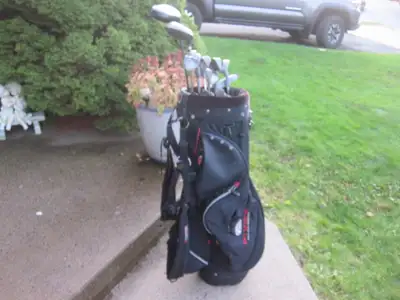 Men's Right Hand 11-pc. Golf Set (Campbell Stylist) & Golf Bag, View more