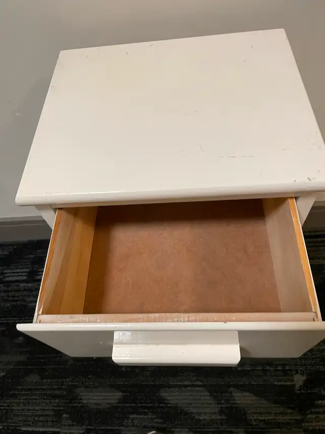 3-Drawer Nightstand $5062863733401090121