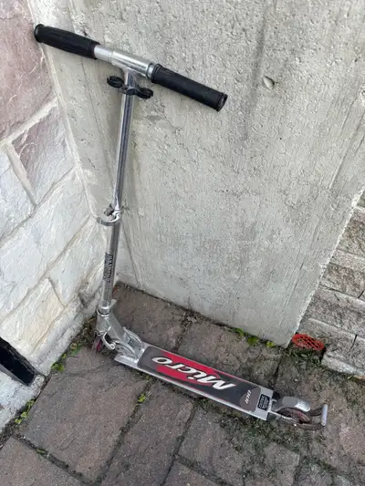 Trottinette en très bonne état pliable