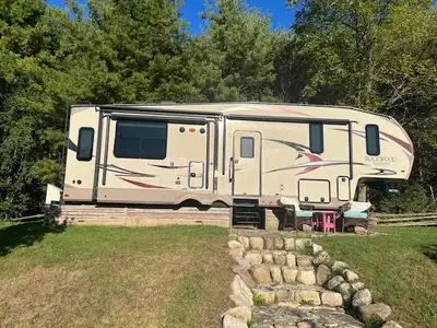 Excellent condition, barely used. Bought NEW from dealer in 2018 (2017 model). All sorts the upgrade...