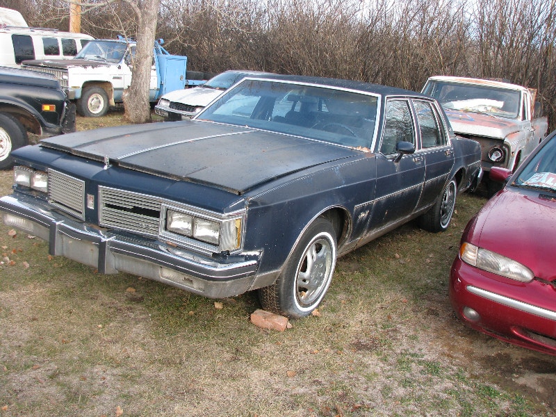 1984 Oldsmobile Delta 88 parts car Auto Body Parts Lethbridge Kijiji