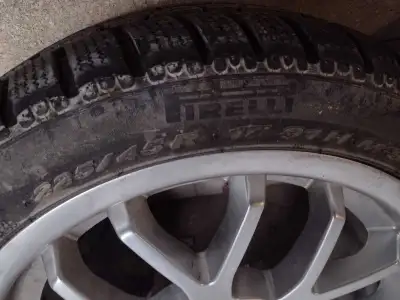 *Only used for 2 months last year, with less than 1000kms of driving. Run flat Pirelli SottoZero -->...