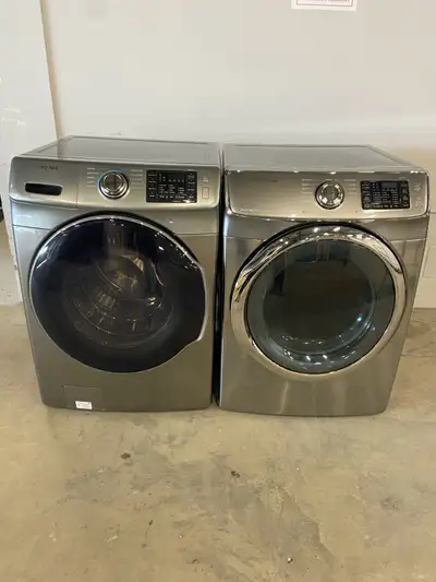 ** Service Mido Électroménagers** Ensemble Laveuse sécheuse frontales de marque Samsung , Superposab...