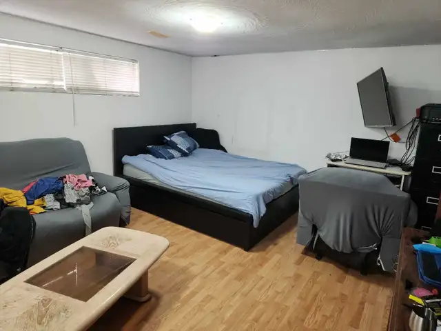 room with Own shower and wc