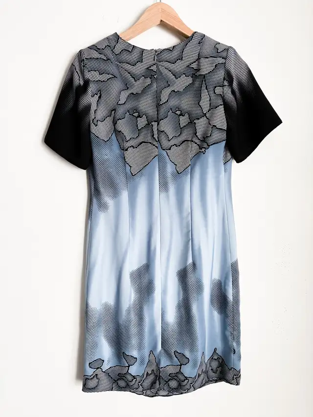 Vintage Dress - Made in Europe in Women's - Dresses & Skirts in Kitchener / Waterloo - Image 5