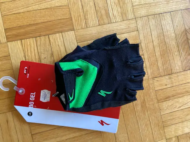 New specialized road gloves large in Clothing, Shoes & Accessories in Hamilton - Image 2