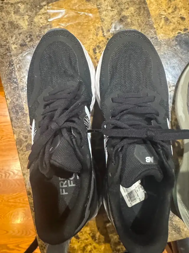 Women's shoes/ hiking shoes in Women's - Shoes in Mississauga / Peel Region - Image 2