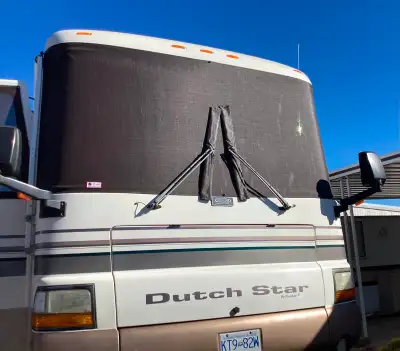 1999 Newmar Dutch Star Diesel Pusher 105,000 miles & 2003 Chevy Tracker LT Sport 4x4 137,500 km, Blu...