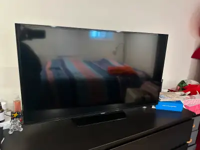 TV Samsung 40 inches used like new + Comcast device