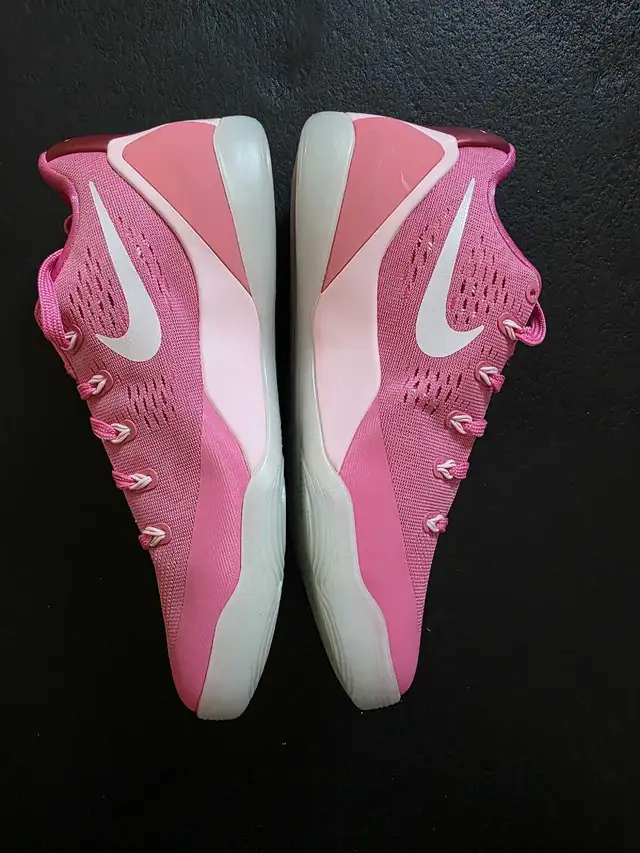 Kobe 9 Kay Yow size 8 in Men's Shoes in Mississauga / Peel Region - Image 5