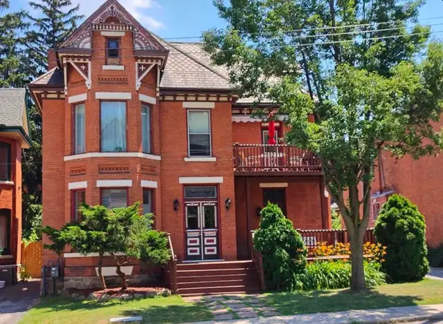 Welcome home to 27 Ontario Avenue in Hamilton!