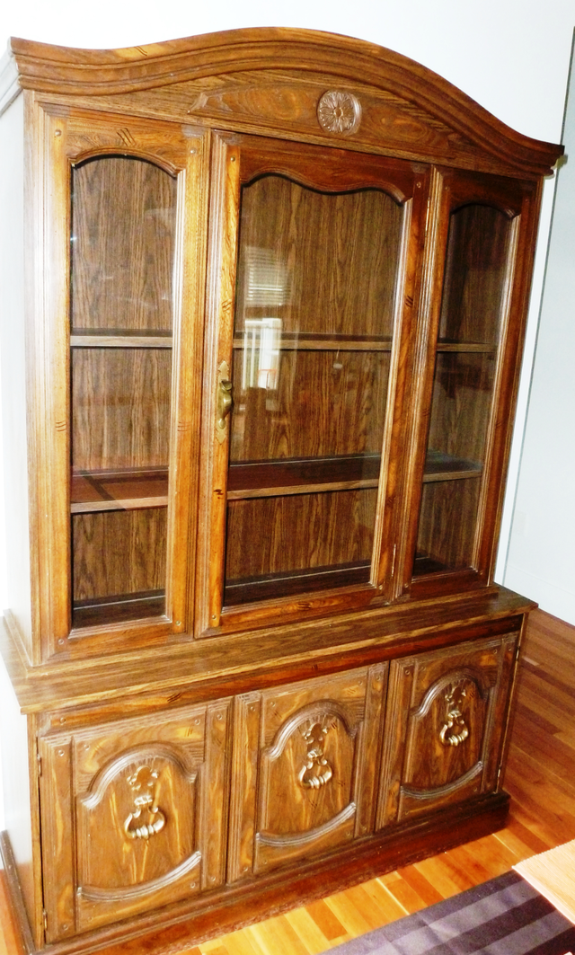 Vintage  China cabinet in Hutches & Display Cabinets in Calgary - Image 3