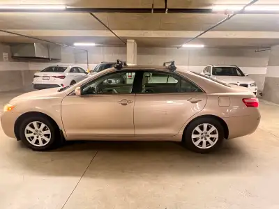 2007 Toyota Camry XLE V6 276,000 km | Clean Title Very reliable and comfortable sedan, great for dai...