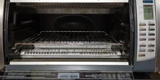 Toast-R-Oven Digital Convection Oven  BLACK&DECKER in Toasters & Toaster Ovens in Mississauga / Peel Region - Image 4