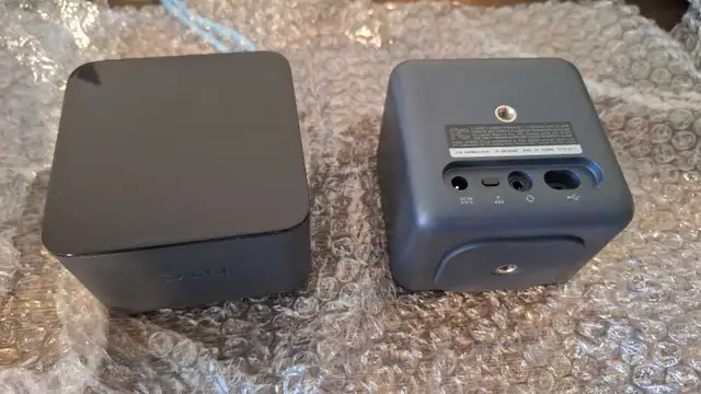 HTC Vive VR Headset, Base Stations, Controllers, Cables in Other in Markham / York Region - Image 6