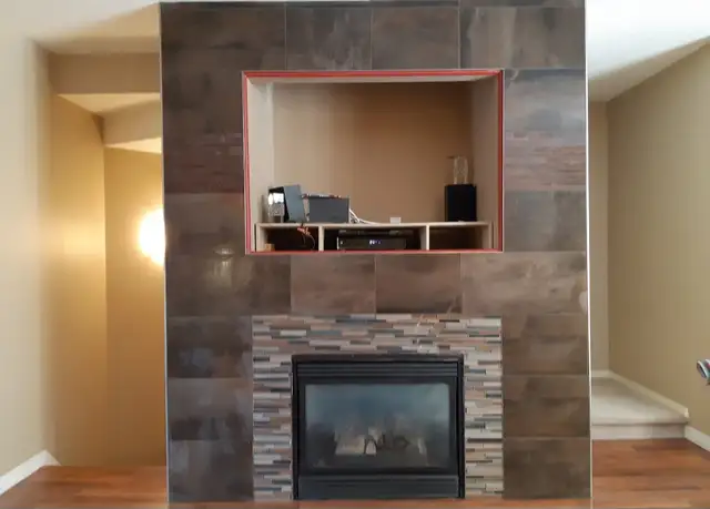 TILE/VINYL PLANK INSTALLER561546808243015687