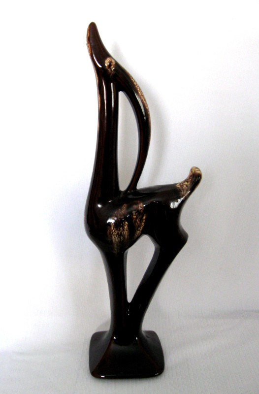 ANTILOPE CERAMIQUE MID CENTURY MODERN CERAMIC 15 INCH ANTELOPE dans Art et objets de collection  à Ouest de l’Île