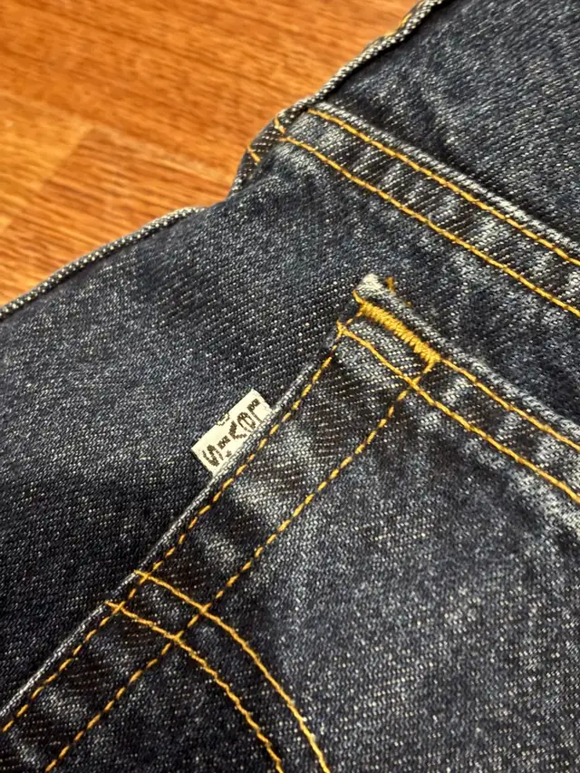 Levi's Vintage White Tab Bootcut Jeans in Women's - Bottoms in Ottawa - Image 6