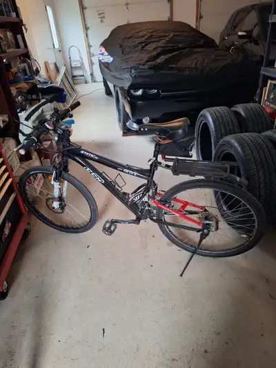 Vélo CCM static roues de 26" , avec  accessoires, View more