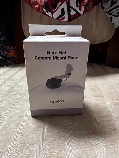 Take your POV shots to the professional level with the Insta360 Hard Hat Camera Mount Base. This ess...