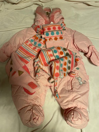 Deux par deux 3m girl snowsuit 75$