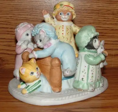 Very cute, mint condition with no chips. Plays "Thank Goodness For Little Girls". Pick up on far wes...