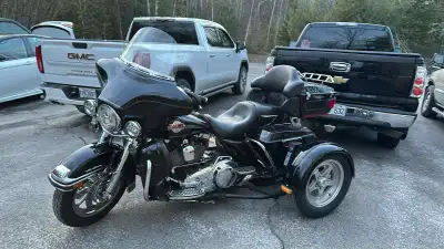 Description Harley-Davidson Trike 2007 • 1584cc • 124 000 km – A1 Région : Prévost, Laurentides Offr...