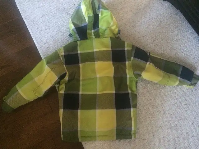 Ripzone boys youth snowboard ski jacket  size (8-10)-$40 in Kids & Youth in Markham / York Region - Image 5