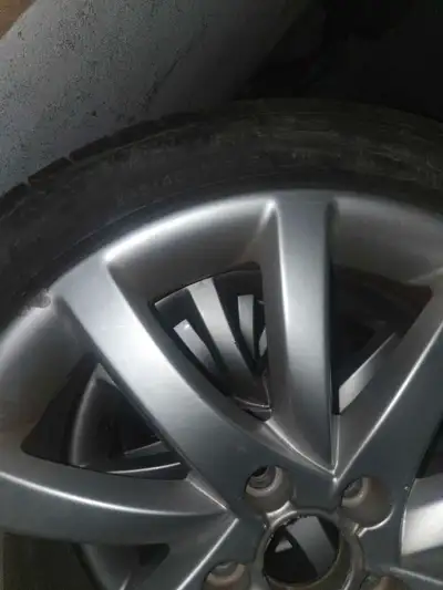 Its 18 inches audi wheels and Michelin sports tires. Tires are in very good condition used for one s...