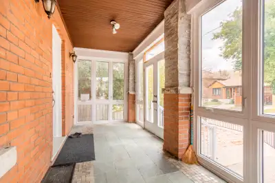 1 bedroom for rent, Aug 1, beautiful house Weston Village